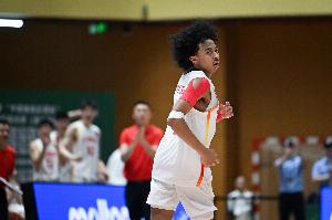 苏群：曲绍斌是青训系统中优秀的教练 国青篮球思维在与世界接轨